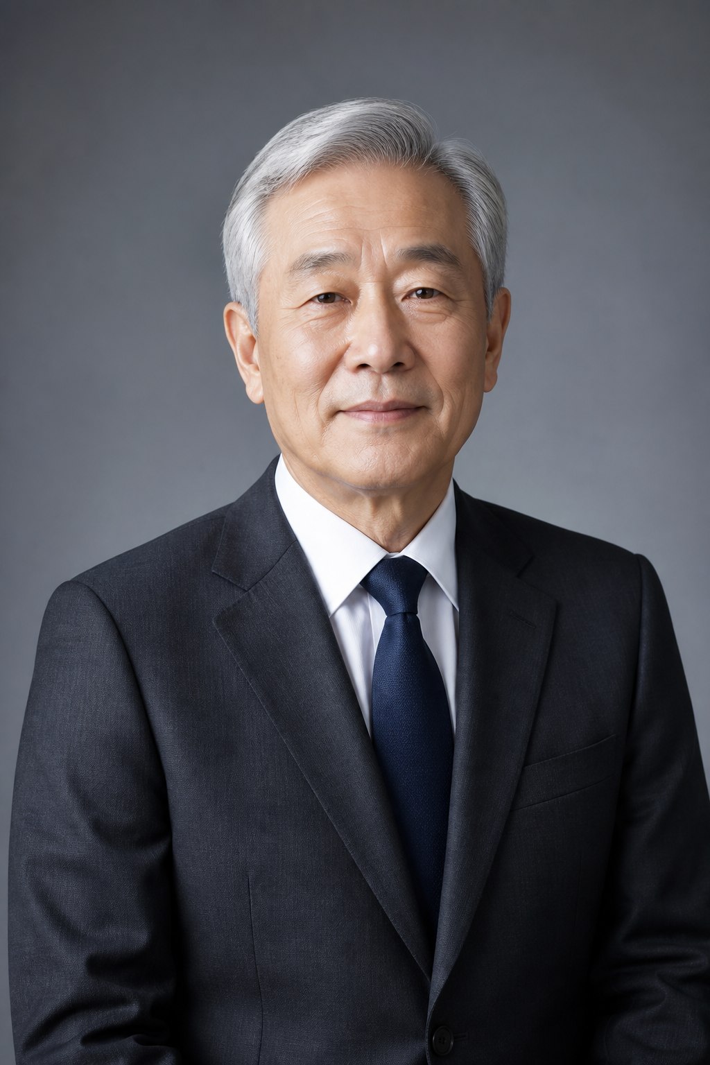 차콜 정장을 입은 고령 남성의 합성 예시 이미지