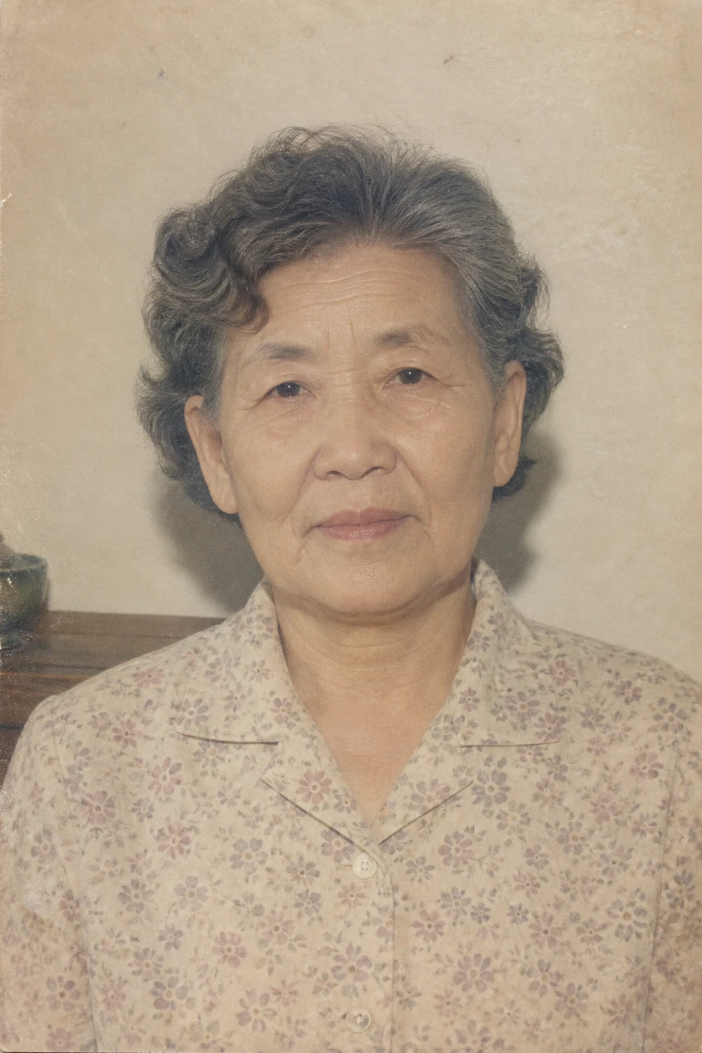 사용 흔적으로 빛이 바랜 앨범 사진(합성 이미지)